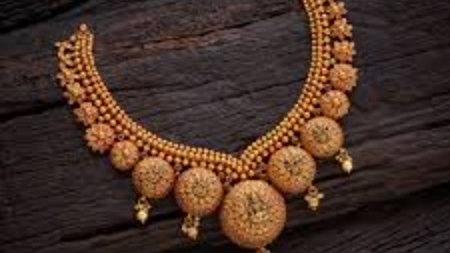 Gold Rate Today: పసిడి ముట్టుకుంటే షాక్ తగలడం ఖాయం..ఏప్రిల్ 23, బుధవారం ధరలు ఇవే