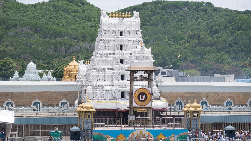 Tirumala Darshan: శ్రీవారి భక్తులకు బిగ్ అలర్ట్.. తిరుమలలో బ్రేక్ దర్శనాలు రద్దు Tirumala Darshan: శ్రీవారి భక్తులకు బిగ్ అలర్ట్.. తిరుమలలో బ్రేక్ దర్శనాలు రద్దు