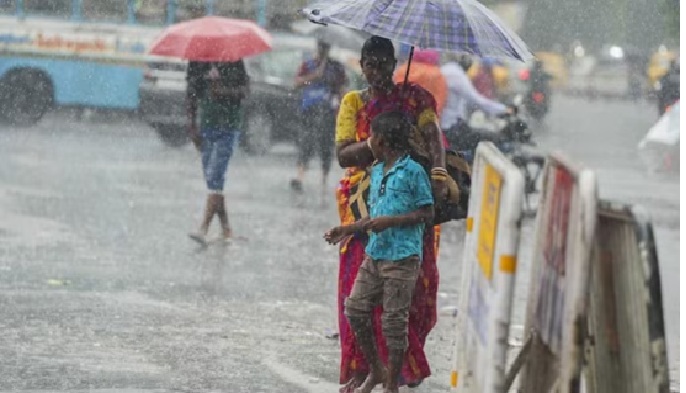 Heavy Rains Warning: ఏపీలోని ఈ జిల్లాలకు భారీ వర్ష సూచన, హెచ్చరిక జారీ చేసిన ఐఎండీ Heavy Rains Warning: ఏపీలోని ఈ జిల్లాలకు భారీ వర్ష సూచన, హెచ్చరిక జారీ చేసిన ఐఎండీ