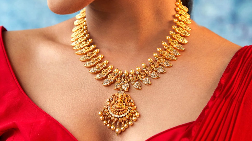 Gold Rate Today: భారీగా తగ్గిన బంగారం ధర.. కొనేందుకు ఎగబడుతున్న జనం..జూన్ 1వ తేదీ ఆదివారం పసిడి ధరలు ఇవే..!!