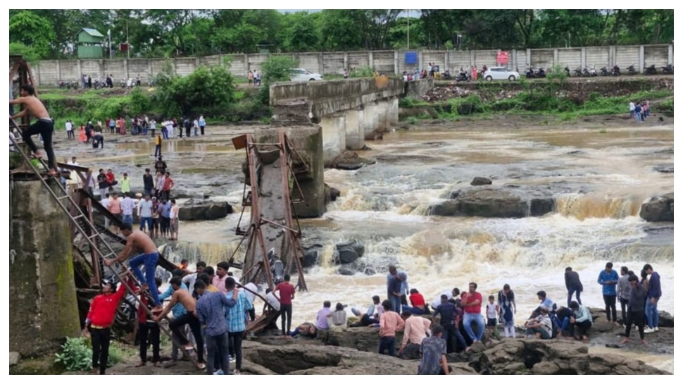 Bridge Collapsed: ఘోరం.. వంతెన కూలి ఆరుగురు మృతి, 25 మంది గల్లంతు..
