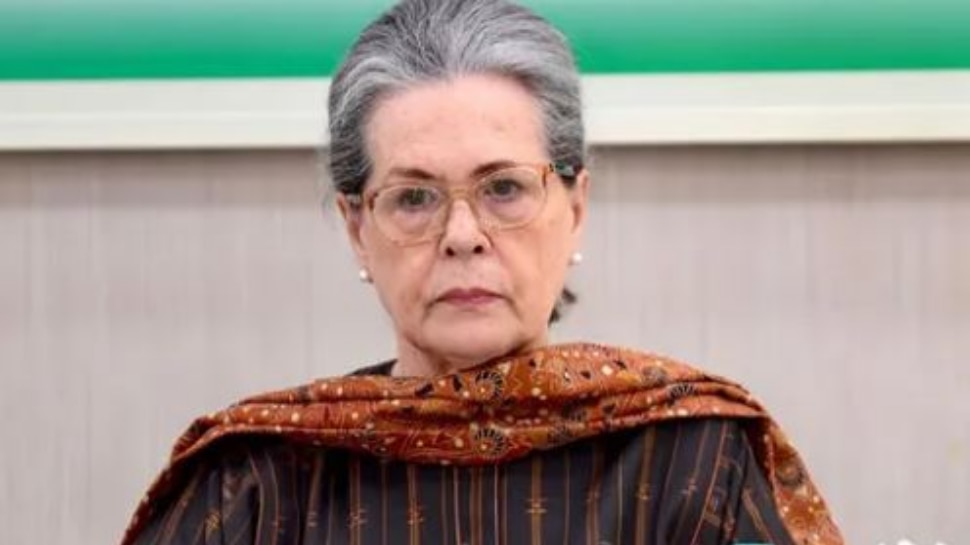 Sonia Gandhi: మరలా ఆస్పత్రిలో చేరిన సోనియా గాంధీ.. కండీషన్ క్రిటికల్..?.. ఆందోళనలో కాంగ్రెస్ శ్రేణులు.. Sonia Gandhi: మరలా ఆస్పత్రిలో చేరిన సోనియా గాంధీ.. కండీషన్ క్రిటికల్..?.. ఆందోళనలో కాంగ్రెస్ శ్రేణులు..