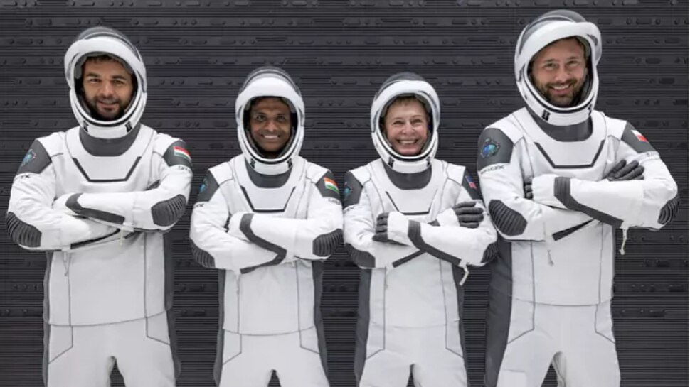 Shubhanshu Shukla Space Travel: ఎట్టకేలకు రోదసిలోకి శుభాంశు శుక్లా.. 41 యేళ్ల తర్వాత అంతరిక్షంలోకి భారత వ్యోమగామి.. Shubhanshu Shukla Space Travel: ఎట్టకేలకు రోదసిలోకి శుభాంశు శుక్లా.. 41 యేళ్ల తర్వాత అంతరిక్షంలోకి భారత వ్యోమగామి..