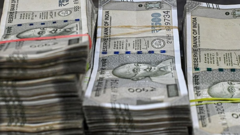 Govt Employees: ప్రభుత్వ ఉద్యోగులకు బంపర్ న్యూస్.. ఆ పథకం మరో ఏడాది పొడిగింపు