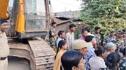 Vemulawada: వేములవాడలో భవనాలను కూల్చేసిన అధికారులు