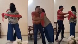 Video Viral: రొమాంటిక్ మూడ్‌లో విద్యాశాఖ అధికారి.. ఏకంగా తన ఆఫీసులో భార్యతో అలా.!.