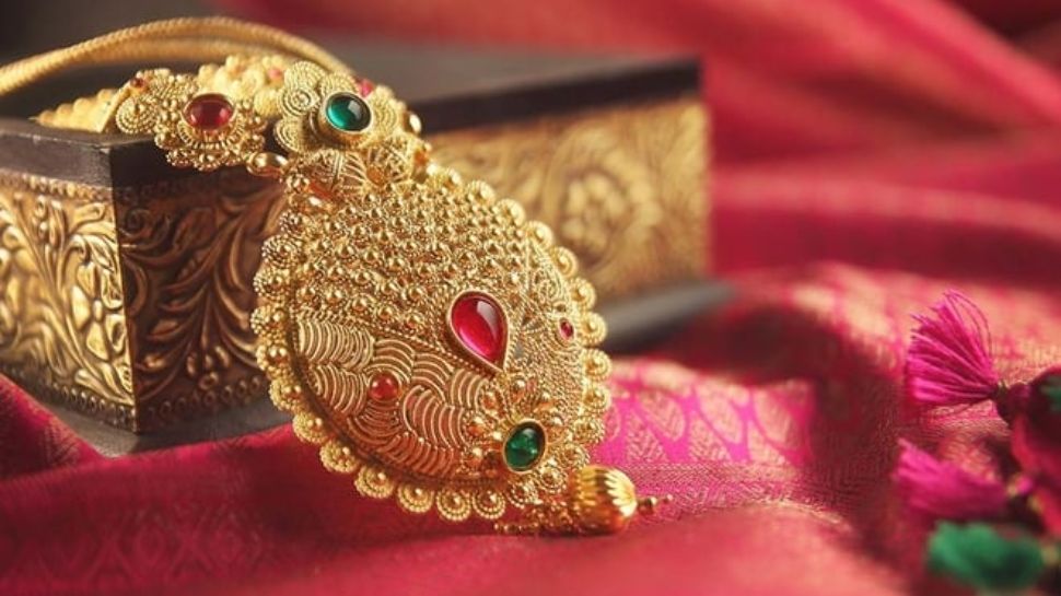 Gold Rate Today: మహిళలకు గుడ్ న్యూస్.. భారీగా తగ్గిన పసిడి ధర.. నేడు ఆగస్టు 21వ తేదీ గురువారం బంగారం ధరలు ఎలా ఉన్నాయంటే..? Gold Rate Today: మహిళలకు గుడ్ న్యూస్.. భారీగా తగ్గిన పసిడి ధర.. నేడు ఆగస్టు 21వ తేదీ గురువారం బంగారం ధరలు ఎలా ఉన్నాయంటే..?