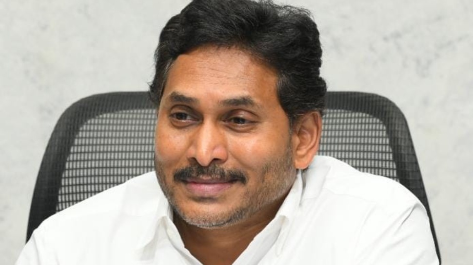 YS Jagan: గణేశ్ శోభాయాత్రలో ఆరుగురు మృతి.. మాజీ సీఎం వైఎస్ జగన్ దిగ్భ్రాంతి YS Jagan: గణేశ్ శోభాయాత్రలో ఆరుగురు మృతి.. మాజీ సీఎం వైఎస్ జగన్ దిగ్భ్రాంతి