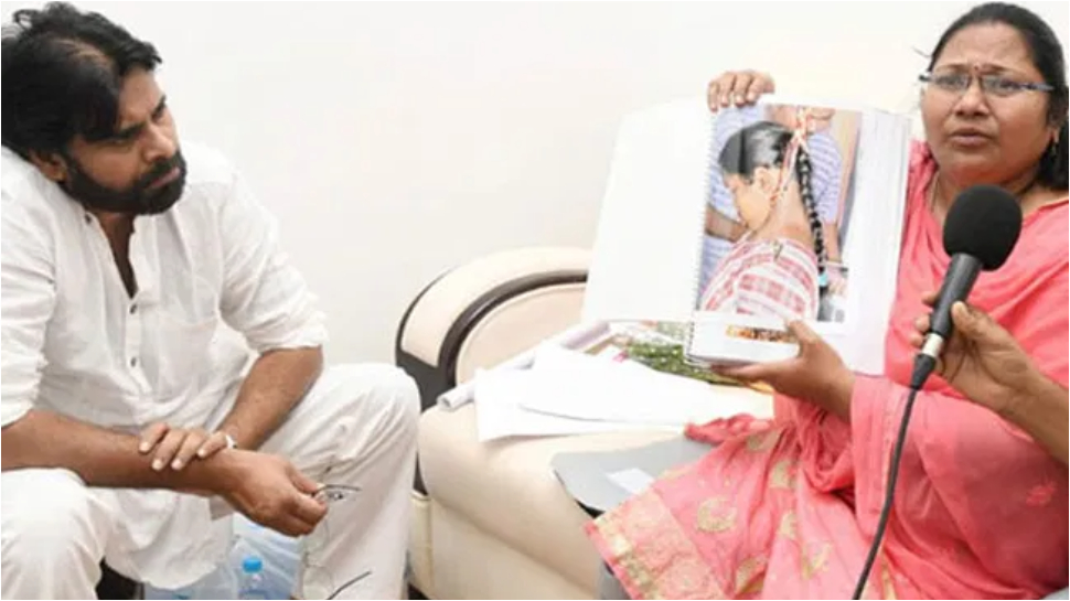 Sugali Preethi Case: కూటమి సర్కార్ సంచలన నిర్ణయం.. సుగాలి ప్రీతి కేసు సీబీఐకి అప్పగింత..!! Sugali Preethi Case: కూటమి సర్కార్ సంచలన నిర్ణయం.. సుగాలి ప్రీతి కేసు సీబీఐకి అప్పగింత..!!