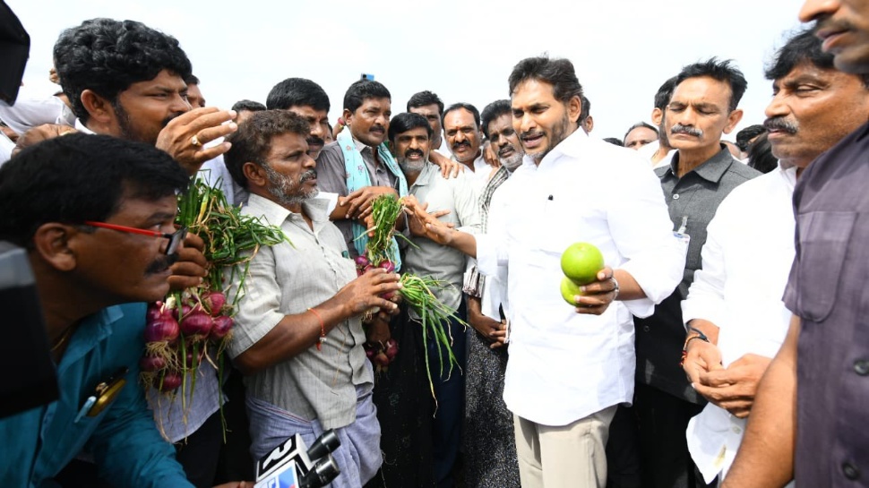 YS Jagan: మీకు ఓటేస్తే.. చంద్రబాబు ఇంత అధ్వానంగా పరిపాలిస్తారా? YS Jagan: మీకు ఓటేస్తే.. చంద్రబాబు ఇంత అధ్వానంగా పరిపాలిస్తారా?