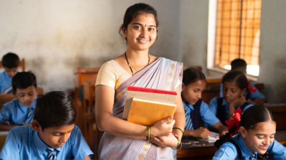 Teachers Transfers: ఉపాధ్యాయులకు బిగ్ అలర్ట్..నేటి నుంచి టీచర్ల బదిలీల ప్రక్రియ ప్రారంభం.. పూర్తి వివరాలివే..!!
