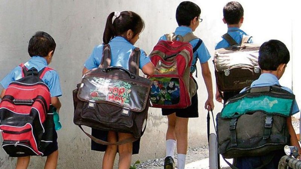 School lockdown: 10 రోజుల పాటు స్కూల్కి లాక్డౌన్.. ఎందుకో తెలిస్తే చెమటలు పడతాయ్..!! School lockdown: 10 రోజుల పాటు స్కూల్కి లాక్డౌన్.. ఎందుకో తెలిస్తే చెమటలు పడతాయ్..!!