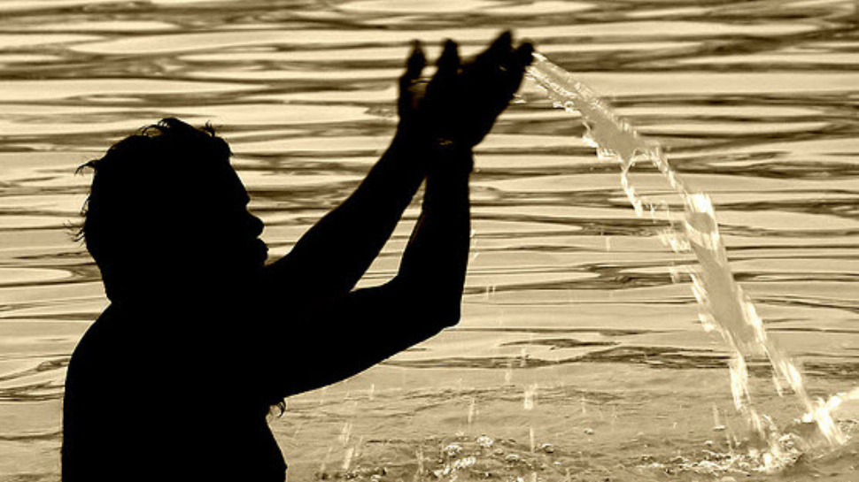 Pitru Paksha 2025: ప్రతి యేడాది తద్దినం పెడుతున్నాం కదా.. మహాలయ పక్షాల్లో శ్రాద్దం పెట్టాలా..! Pitru Paksha 2025: ప్రతి యేడాది తద్దినం పెడుతున్నాం కదా.. మహాలయ పక్షాల్లో శ్రాద్దం పెట్టాలా..!