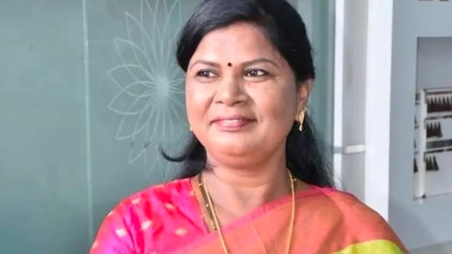 Thief Sarpanch: 'దొంగతనంతో వచ్చే కిక్కేవేరబ్బా'.. 15 ఏళ్లుగా పంచాయితీ సర్పంచ్‌ చోరీలు..!