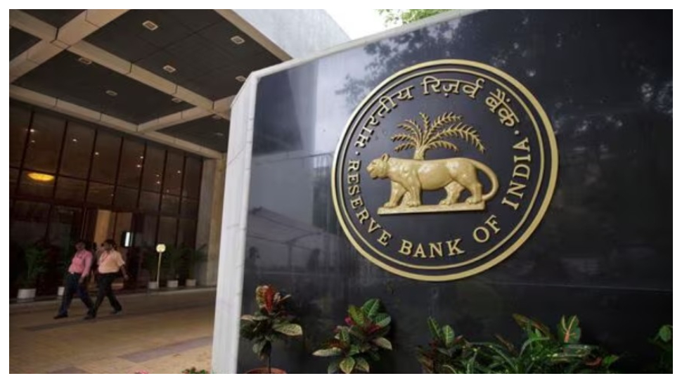 RBI Notification: RBI చరిత్రలో బంపర్ నోటిఫికేషన్.. రూ.125,000 జీతంతో మీ ప్రాంతీయ శాఖలోనే జాబ్.. RBI Notification: RBI చరిత్రలో బంపర్ నోటిఫికేషన్.. రూ.125,000 జీతంతో మీ ప్రాంతీయ శాఖలోనే జాబ్..