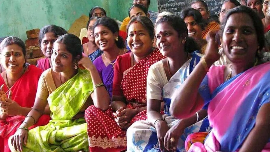 Ap Jobs: ఏపీ మహిళలకు అదిరిపోయే శుభవార్త.. సొంత ఊర్లోనే గవర్నమెంట్ జాబ్స్.. భారీగా పోస్టుల భర్తీకి సర్కార్ గ్రీన్ సిగ్నల్