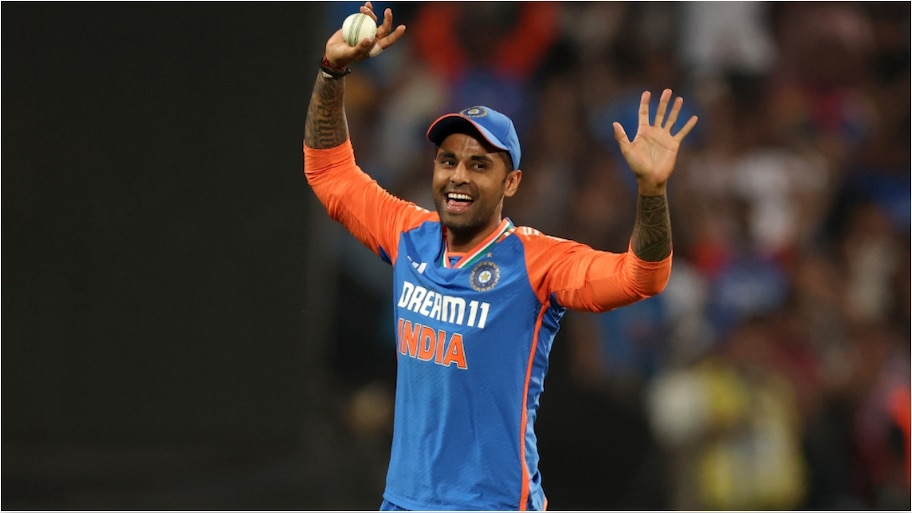 Ind vs Pak: ఇట్లుంటది మనోళ్ల దెబ్బ.. సిక్సర్‌తో ముగించిన సూర్య భాయ్..!!