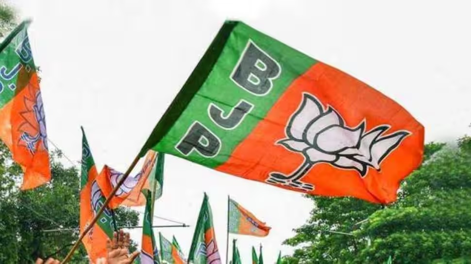 Telangana BJP: బీజేపీలో కుమ్ములాటలు.. ఆ ఎంపీ వ్యవహారంతో రచ్చ Telangana BJP: బీజేపీలో కుమ్ములాటలు.. ఆ ఎంపీ వ్యవహారంతో రచ్చ