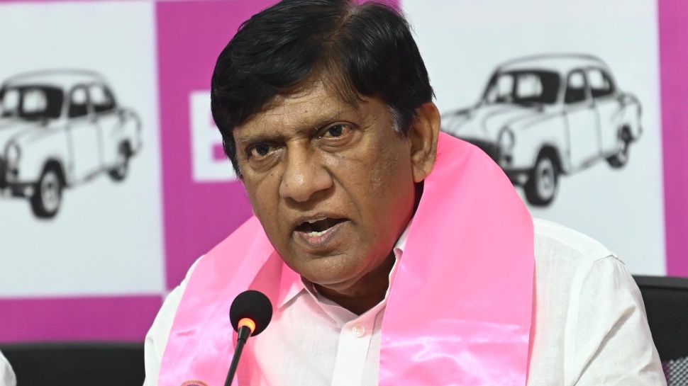 BRS Party: సమ్మక్క సారక్క బ్యారేజ్కు 'ఉత్తమ్ కుమార్ రెడ్డి' డబ్బా కొట్టుకోవడం సిగ్గుచేటు BRS Party: సమ్మక్క సారక్క బ్యారేజ్కు 'ఉత్తమ్ కుమార్ రెడ్డి' డబ్బా కొట్టుకోవడం సిగ్గుచేటు
