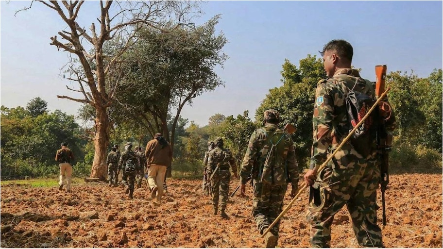 Chhattisgarh: ఛత్తీస్‌గఢ్‌లో భారీ ఎన్ కౌంటర్.. ముగ్గురు నక్సలైట్లు మృతి.. మృతుల్లో ఏరియా కమిటీ సభ్యులు..!!