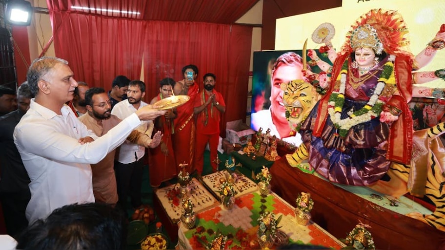 Bathukamma: తొలి సీఎం కేసీఆర్‌తోనే బతుకమ్మ విశిష్ట గుర్తింపు: హరీశ్‌ రావు