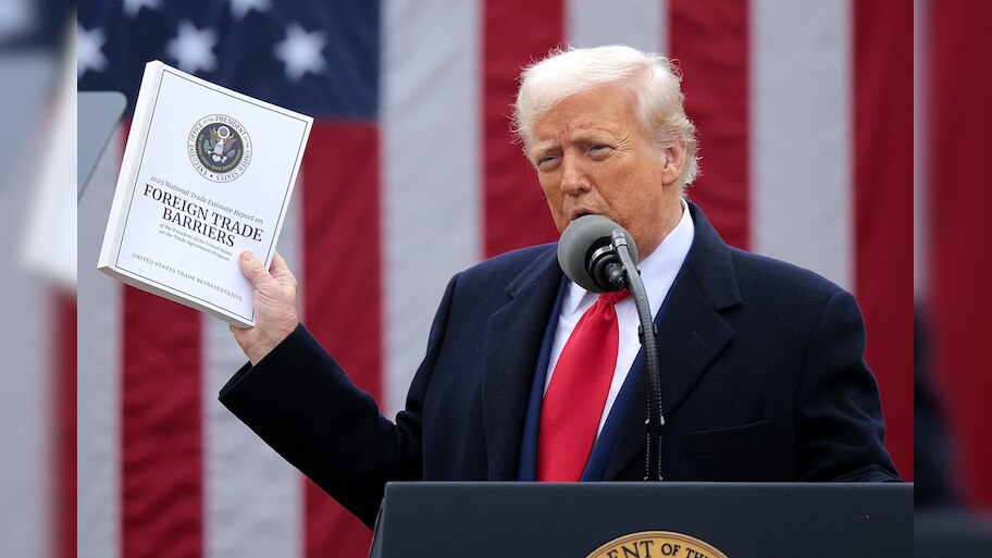 Trump Tariffs Movies: మరో బాంబు పేల్చిన ట్రంప్..ఏకంగా 100 టారీఫ్ విధించిన అమెరికా!