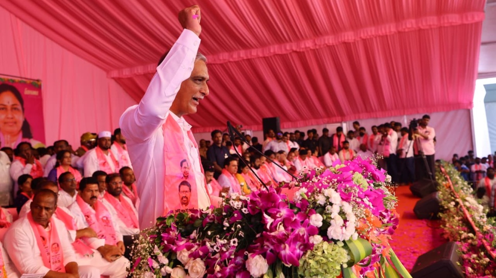 Harish Rao: హైడ్రా ఆగిపోవాలంటే.. పింఛన్లు రావాలంటే మాగంటి సునీత గెలవాలి: హరీశ్ రావు Harish Rao: హైడ్రా ఆగిపోవాలంటే.. పింఛన్లు రావాలంటే మాగంటి సునీత గెలవాలి: హరీశ్ రావు