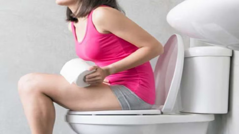 Constipation: పొద్దున్నే కడుపులో ఇబ్బందిగా అనిపిస్తుందా? ఈ పండ్లు తింటే మలబద్ధకం సమస్యలు రావు.. Constipation: పొద్దున్నే కడుపులో ఇబ్బందిగా అనిపిస్తుందా? ఈ పండ్లు తింటే మలబద్ధకం సమస్యలు రావు..
