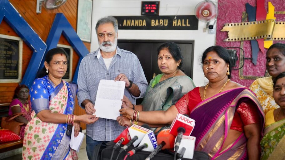 Prabhutva Sarai Dukanam Controversy:  ట్రైలర్ తో వివాదం రేపుతున్న ‘ప్రభుత్వ సారాయి దుకాణం’మూవీ ..  ఫిల్మ్ ఛాంబర్ లో కంప్లైంట్.. 