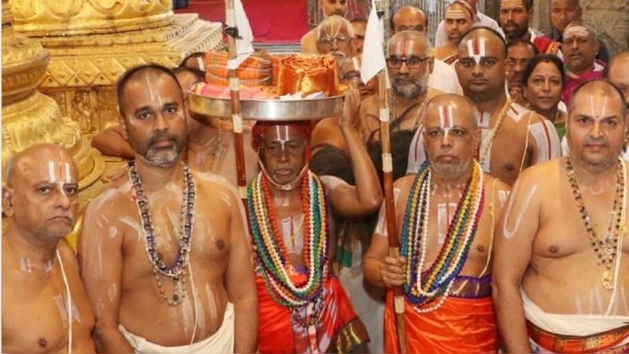 Tirumala Diwali: తిరుమలలో దీపావళి ఆస్థానం.. భక్తులకు తీవ్ర ఇబ్బందులు