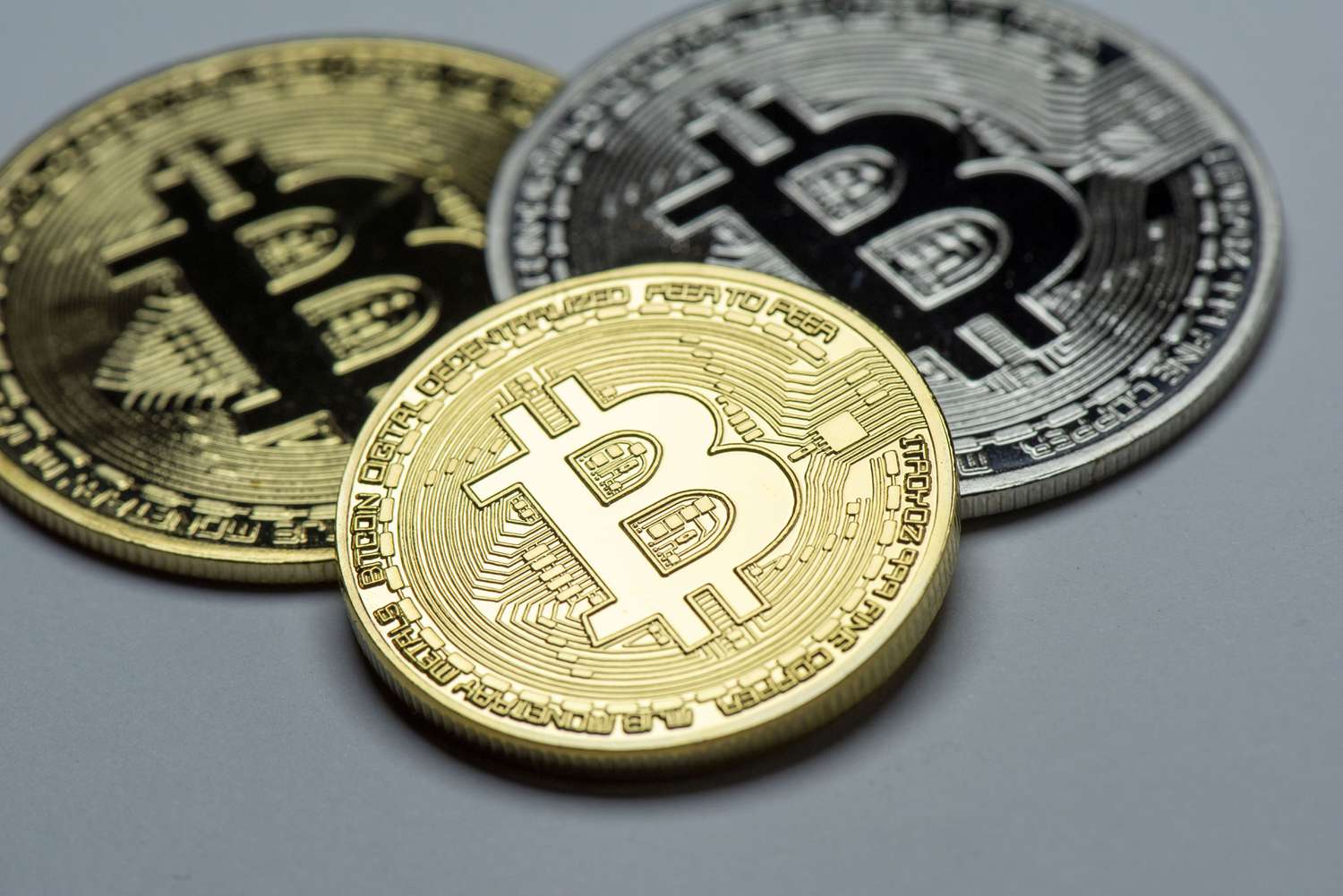 Bitcoin Price: బిట్కాయిన్ వైల్డ్ స్వింగ్స్..పెట్టుబడిదారులు ఏం చేస్తే మంచిదో తెలుసా? Bitcoin Price: బిట్కాయిన్ వైల్డ్ స్వింగ్స్..పెట్టుబడిదారులు ఏం చేస్తే మంచిదో తెలుసా?