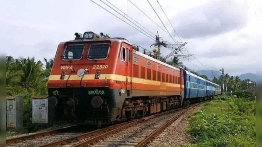 Trains Cancel: ప్రయాణికులకు బిగ్ అలర్ట్.. ‘మొంథా’ తుఫాన్‌ ఎఫెక్ట్.. రెండు రోజులు రైళ్లు రద్దు..!