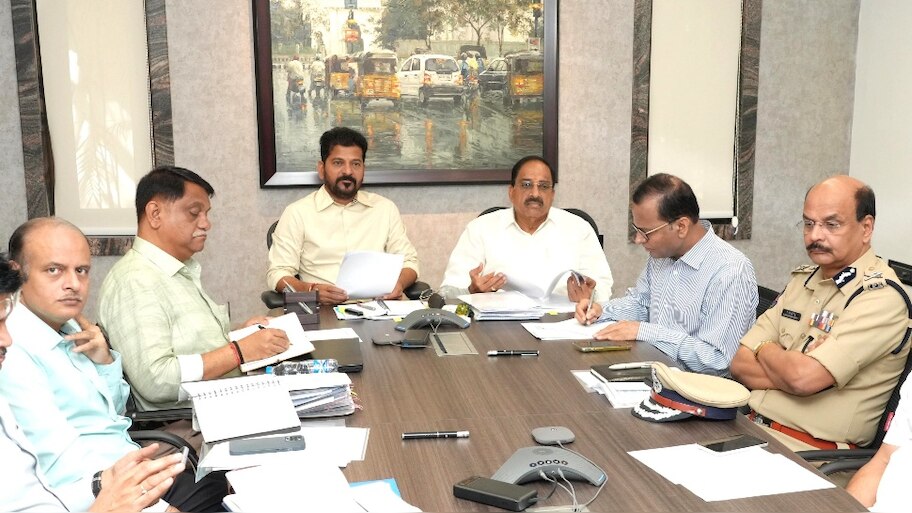 CM Revanth Reddy: సెలవులు రద్దు.. సీఎం రేవంత్ రెడ్డి కీలక ఆదేశాలు