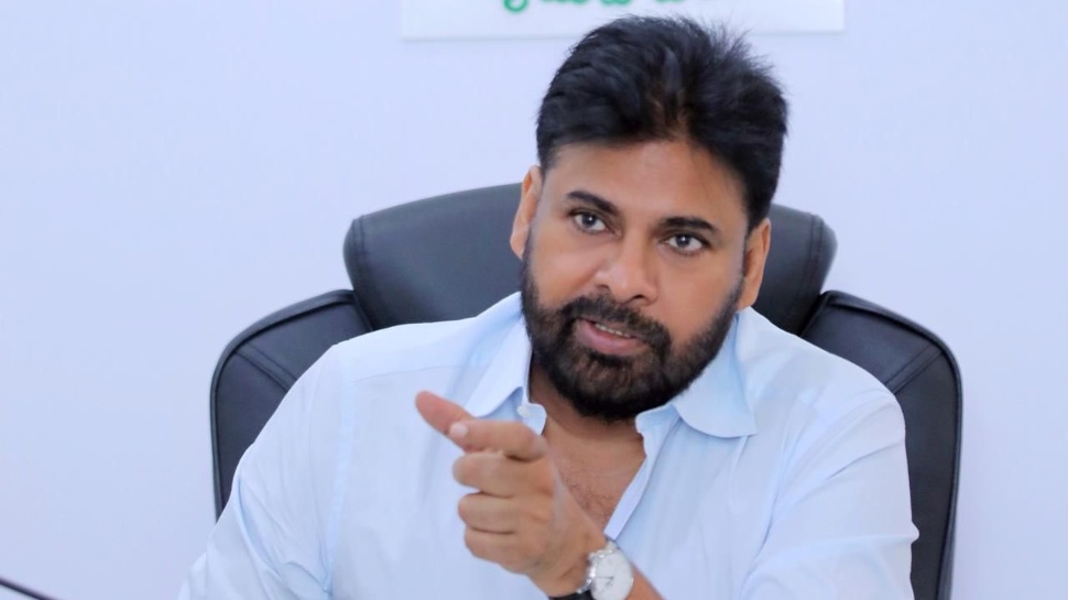 Temples Safety: కాశీబుగ్గ తొక్కిసలాట ఎఫెక్ట్.. ఆలయాల్లో భద్రతపై పవన్ కల్యాణ్ కీలక ఆదేశాలు Temples Safety: కాశీబుగ్గ తొక్కిసలాట ఎఫెక్ట్.. ఆలయాల్లో భద్రతపై పవన్ కల్యాణ్ కీలక ఆదేశాలు