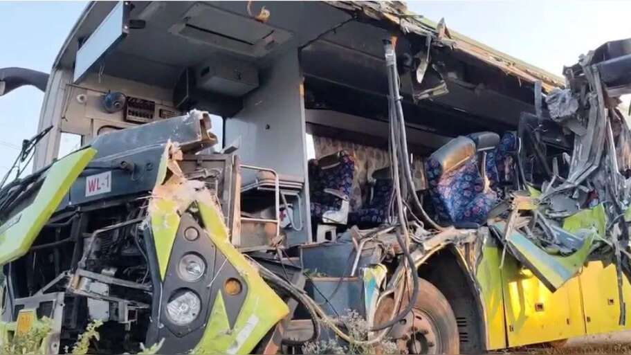 Bus Accident: ఘోర ప్రమాదం.. ఆగి ఉన్న ఇసుక లారీని ఢీకొట్టిన ఆర్‌టీసీ బస్సు, ఇద్దరి దుర్మరణం..!