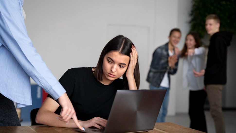 Psychology Facts: సైకాలజీ ప్రకారం ప్రపంచాన్ని చదవడం సులభం.. కానీ ఇలాంటి లక్షణాలున్న వారిని చదవలేము.. వీరితో స్నేహం పాముతో సహవాసం చేసినట్లే..!! Psychology Facts: సైకాలజీ ప్రకారం ప్రపంచాన్ని చదవడం సులభం.. కానీ ఇలాంటి లక్షణాలున్న వారిని చదవలేము.. వీరితో స్నేహం పాముతో సహవాసం చేసినట్లే..!!