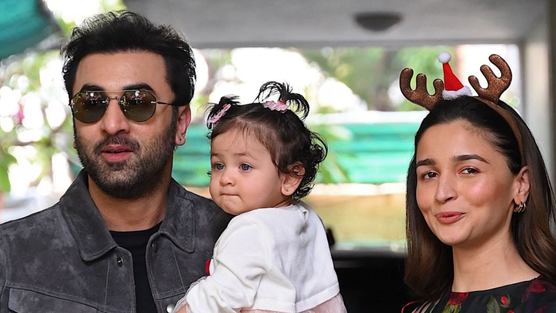 Alia Bhatt: విడాకుల బాటలో మరో బాలీవుడ్ స్టార్ కపుల్..రణ్బీర్ కపూర్, ఆలియా మధ్య దూరం పెరిగిందా? Alia Bhatt: విడాకుల బాటలో మరో బాలీవుడ్ స్టార్ కపుల్..రణ్బీర్ కపూర్, ఆలియా మధ్య దూరం పెరిగిందా?