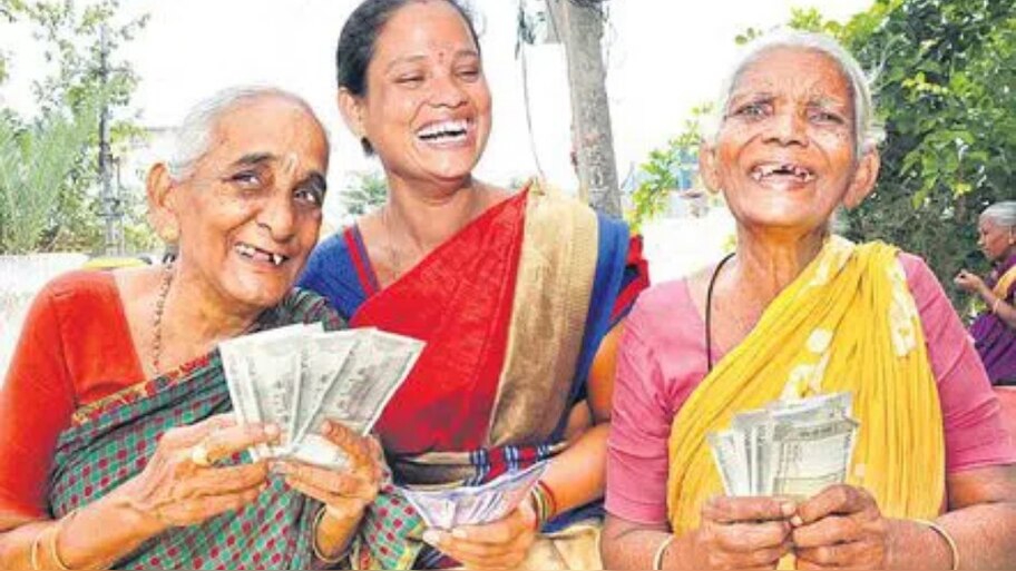 Telangana Govt: వృద్ధులకు శుభవార్త.. ఇకపై పెన్షన్ కోసం వేలిముద్రతో పనిలేదు అలా ముఖం చూపిస్తే చాలు..!