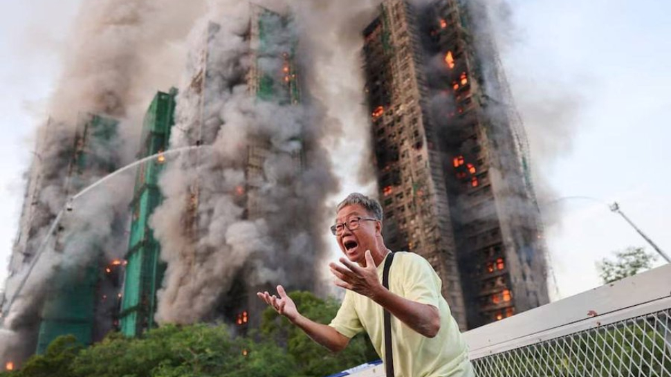 Hong kong Fire: ఘోర అగ్నిప్రమాదం వెనుక కుట్ర కోణం.. 44 మంది దుర్మరణం, ఇంకా వందలాది మంది మిస్సింగ్! Hong kong Fire: ఘోర అగ్నిప్రమాదం వెనుక కుట్ర కోణం.. 44 మంది దుర్మరణం, ఇంకా వందలాది మంది మిస్సింగ్!