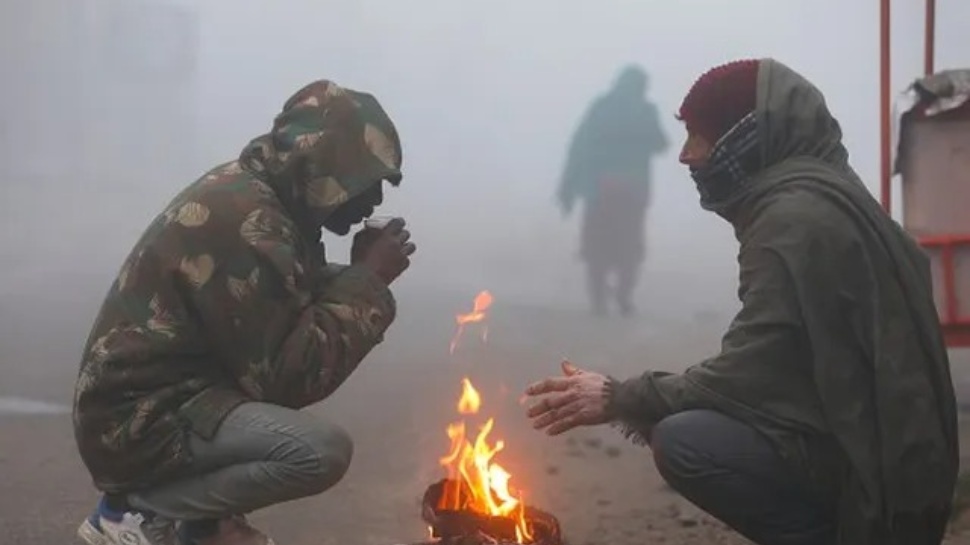 Cold Waves Alert: తెలంగాణలో ఎముకలు కొరికే చలి.. దారుణంగా పడిపోతున్న ఉష్ణోగ్రతలతో వణికిపోతున్న ప్రజలు Cold Waves Alert: తెలంగాణలో ఎముకలు కొరికే చలి.. దారుణంగా పడిపోతున్న ఉష్ణోగ్రతలతో వణికిపోతున్న ప్రజలు