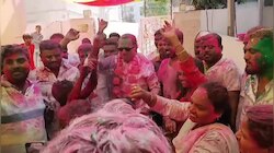 Malla Reddy Dance: హోలీ వేడుకల్లో మల్లారెడ్డి మాస్‌ డ్యాన్స్‌.. వైరల్‌ వీడియో