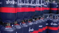 LPG Gas Shortage: గ్యాస్ వినియోగదారులకు కేంద్రం శుభవార్త..వారికి 5 కిలోల గ్యాస్ సిలిండర్ ఉచితం..పంపిణీ అప్పుడే?