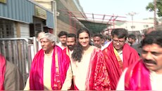 PV Sindhu: భర్తతో కలిసి తిరుమల సందర్శించిన పీవీ సింధు
