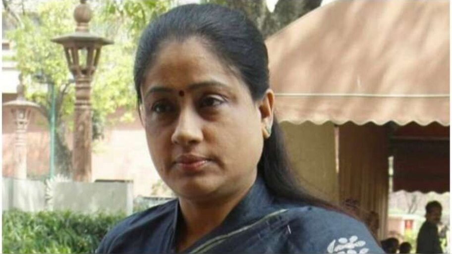mlc vijayashanthi comments on telangana rtc strike criticized govt ...