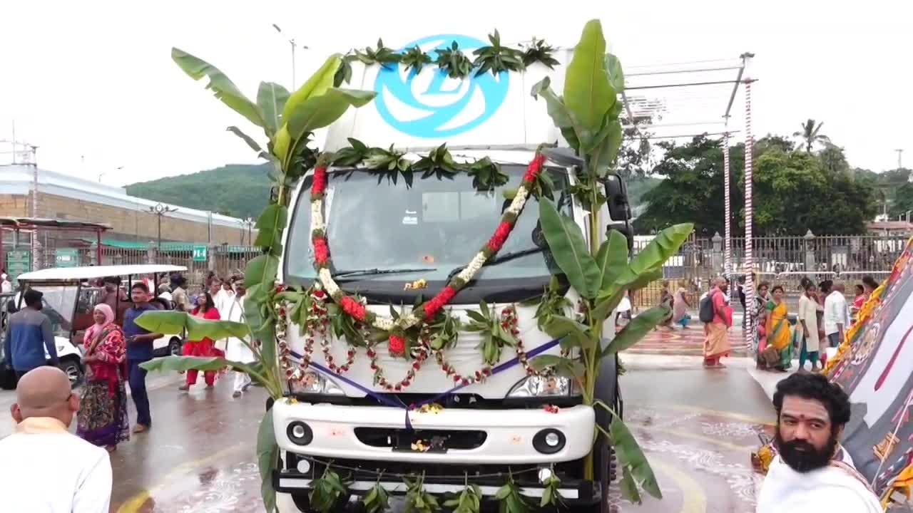 తిరుమల ఆలయానికి అశోక్ లేలాండ్ భారీ విరాళం