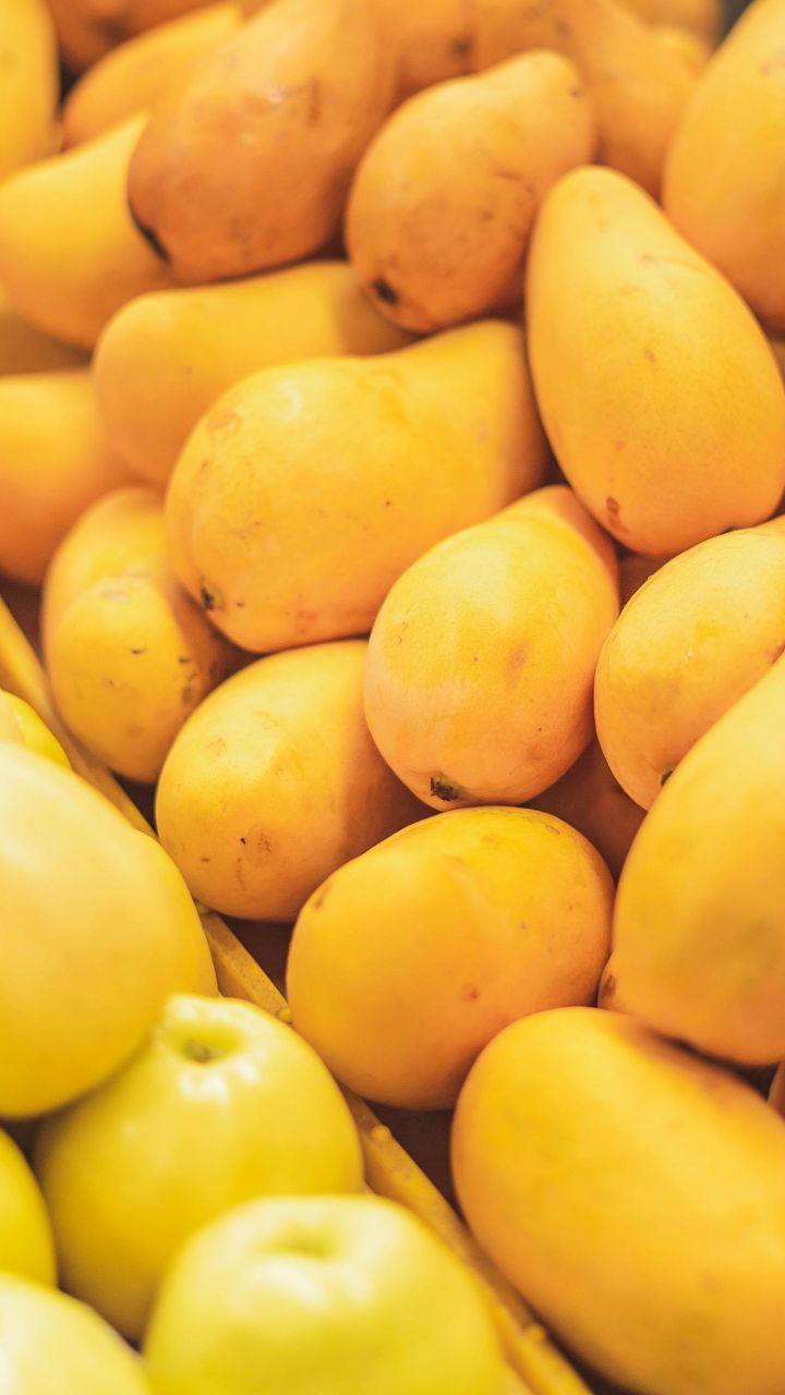 Mango Side Effects: వర్షాకాలంలో ఎక్కువగా మామిడి పండ్లను తింటున్నారా..?..  మీరు ఈ డెంజర్ లో పడ్డట్లే..