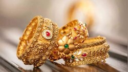 Gold Rate Today: పడిపోతున్న బంగారం ధర.. జూన్ 22వ తేదీ సోమవారం గోల్డ్ రేట్స్ ఇవే.. బంగారం కొనేవారికి పండగే..!! 