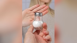 Salt Disadvantages: అధిక ఉప్పు ఆరోగ్యానికి శత్రువు.. కలిగే నష్టాలు తెలుసా?
