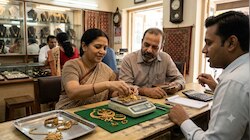 Gold:   పసిడి ధరల పతనం.. భయంతో ఏకంగా 50 టన్నుల పాత బంగారం అమ్మేసిన భారతీయులు..!! 