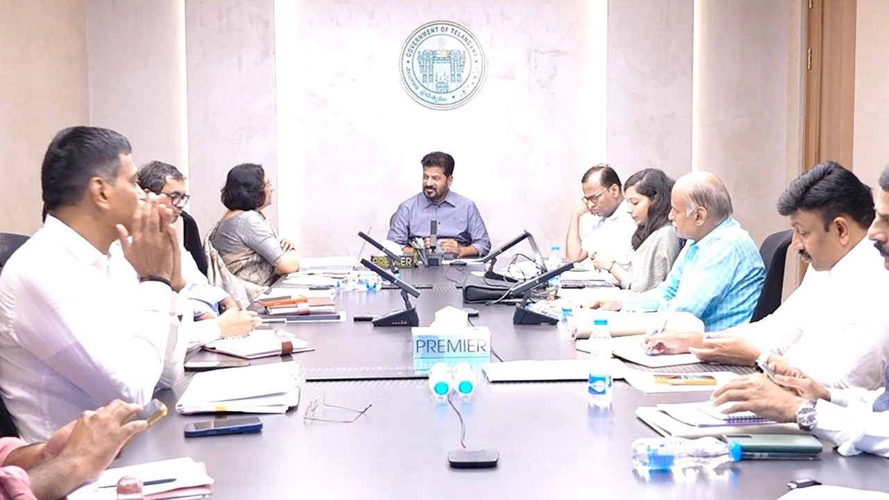 పర్యాటక ప్రాంతాలుగా తీర్చిదిద్దాలి.. అధికారులకు తెలంగాణ సీఎం ఆదేశం